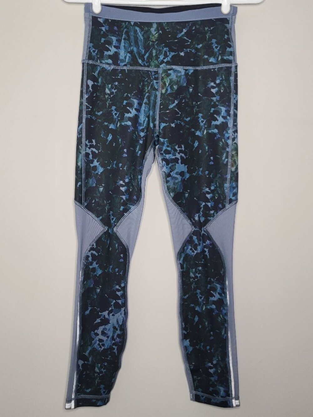 Lululemon Running in the City Tights 7/8 Blue Green Floral Size 4